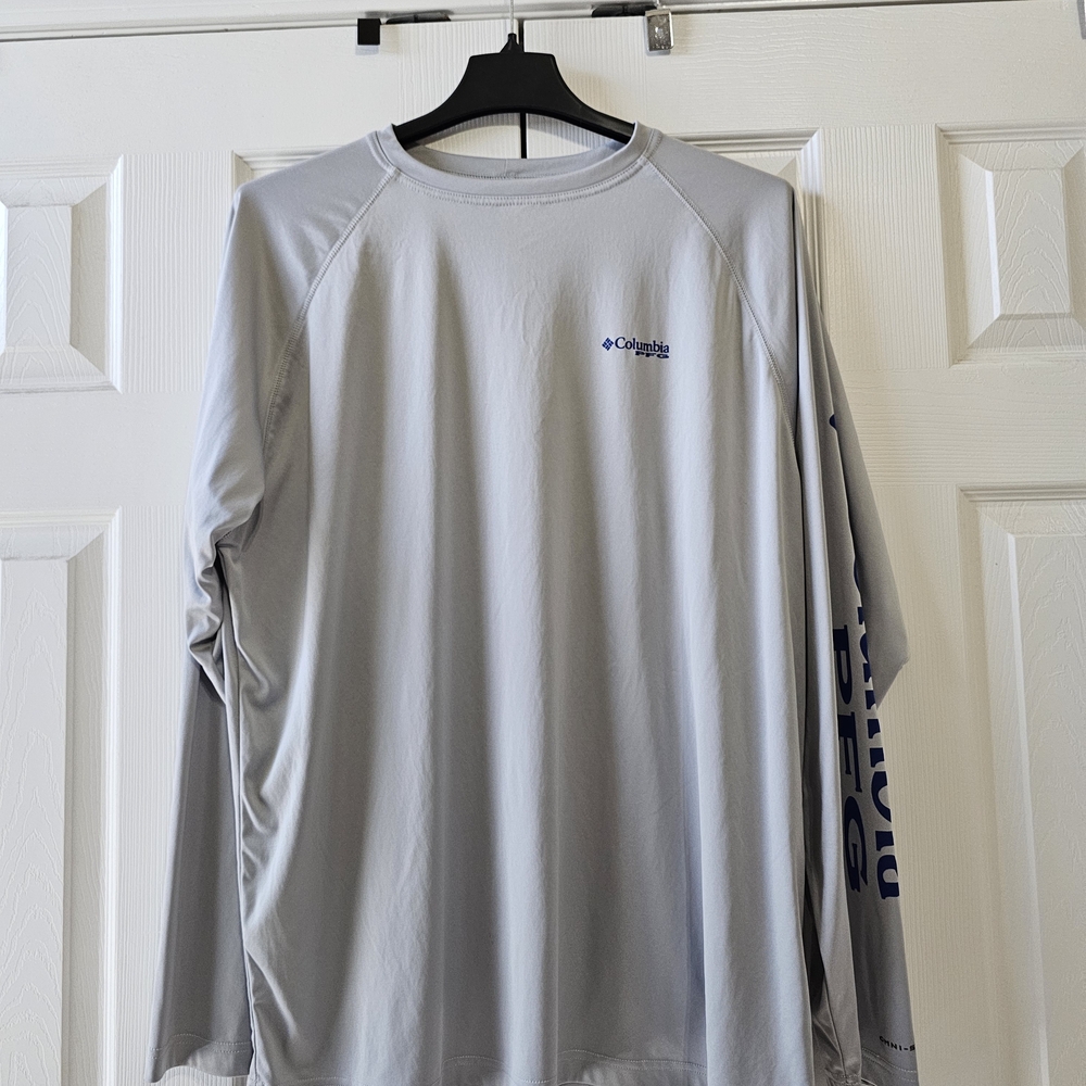 Columbia Men's Gray Long Sleeve Shirt